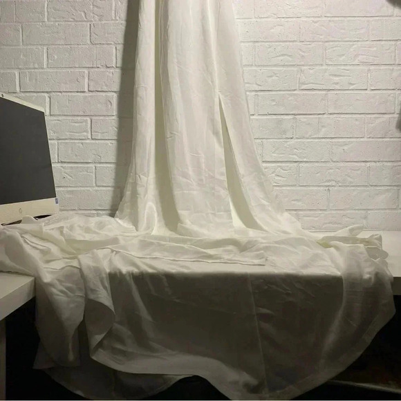 Lulu’s Bridal Dress Size Large Halter Neck Soft Cut Out Back  White Button Train - Picture 2 of 14